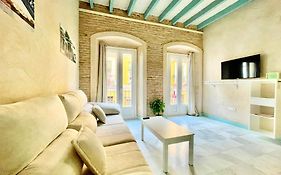 Click Triana Apartment